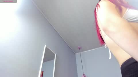 Scarlet  online show from 01-15-25, 05:19