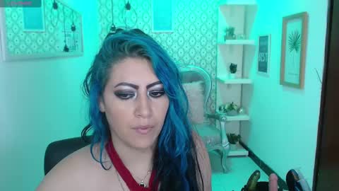 Snapshot of scarleth_bluee chatting on 02-28-25, 03:04 Scarleth online show from 02-28-25, 03:04