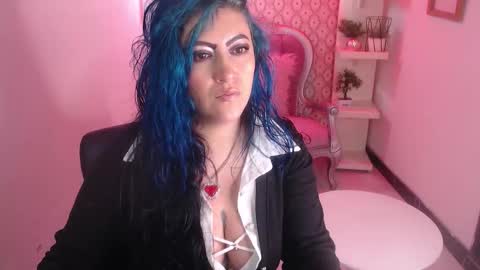 Snapshot of scarleth_bluee chatting on 10-20-25, 02:45 Scarleth online show from 10-20-25, 02:45