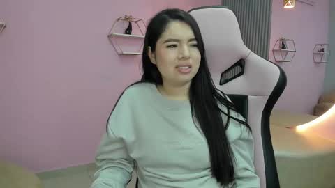 Scarleth online show from 12-15-25, 10:52