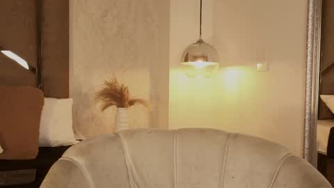 Snapshot of scarleth_lux_ chatting on 04-29-26, 05:44 Scarleth online show from 04-29-26, 05:44
