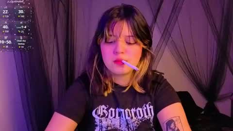 Snapshot of scarleth_shadow chatting on 10-30-25, 01:40 SCARLETH online show from 10-30-25, 01:40