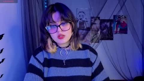 Snapshot of scarleth_shadow chatting on 11-28-25, 12:24 SCARLETH online show from 11-28-25, 12:24