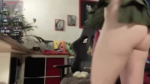 Scarlett online show from 12-18-25, 02:23