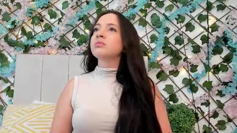 scarlet  online show from 10-20-25, 10:38