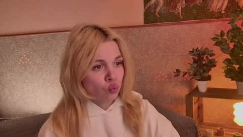 scarletmarney online show from 05-11-26, 04:15