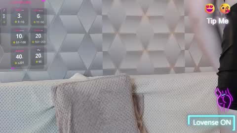 Snapshot of scarletnoiree chatting on 01-06-26, 11:14 Scarlet online show from 01-06-26, 11:14