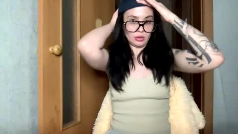 scarletpetal online show from 02-13-25, 12:00