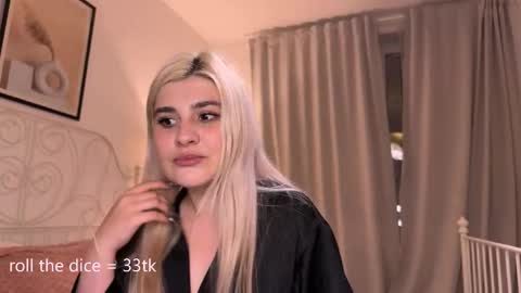 Snapshot of scarletsirens_ chatting on 03-17-26, 08:34 scarletsirens_ online show from 03-17-26, 08:34