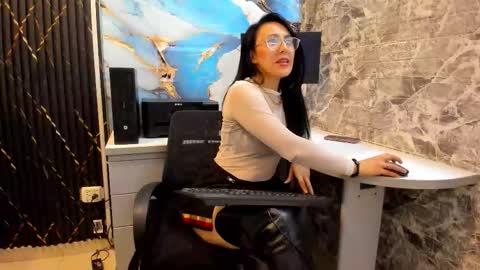 Snapshot of scarlett__14 chatting on 09-18-25, 03:19 scarlett__14 online show from 09-18-25, 03:19