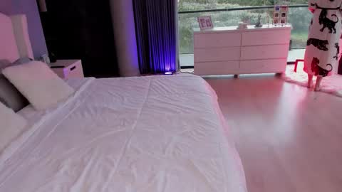 Snapshot of scarlett__baker11 chatting on 02-17-26, 09:21 juli online show from 02-17-26, 09:21