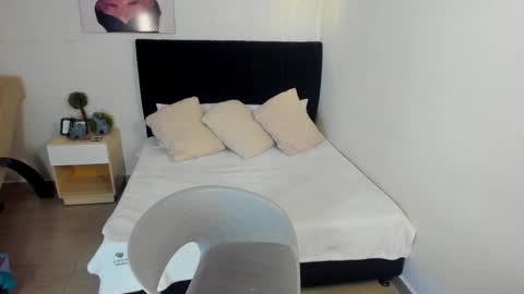 Scarlett online show from 10-09-25, 01:20