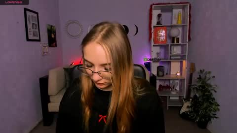 Scarlett online show from 04-21-26, 05:47