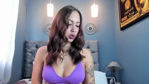 Snapshot of scarlett_buttock chatting on 10-13-25, 05:02 Scarlett online show from 10-13-25, 05:02