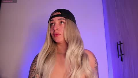 Snapshot of scarlett_collins_ chatting on 09-23-25, 11:13 SCARLETT COLLINS online show from 09-23-25, 11:13
