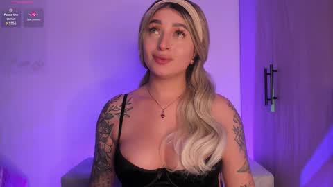 Snapshot of scarlett_collins_ chatting on 10-18-25, 05:54 SCARLETT COLLINS online show from 10-18-25, 05:54