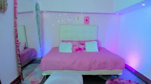 Scarlett  online show from 10-04-25, 01:47