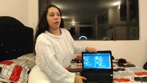 Scarlett and Jazmin online show from 02-01-25, 03:19