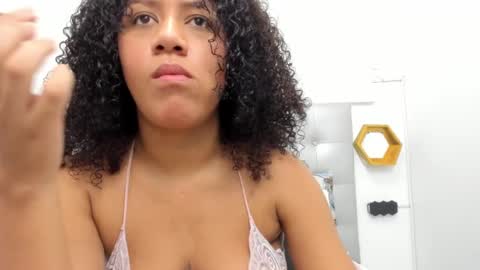 Snapshot of scarlett_fox20 chatting on 01-04-25, 02:56 scarlett_fox20 online show from 01-04-25, 02:56