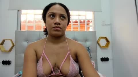 Snapshot of scarlett_fox20 chatting on 01-05-25, 06:24 scarlett_fox20 online show from 01-05-25, 06:24