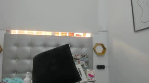 Snapshot of scarlett_fox20 chatting on 01-23-25, 06:03 scarlett_fox20 online show from 01-23-25, 06:03