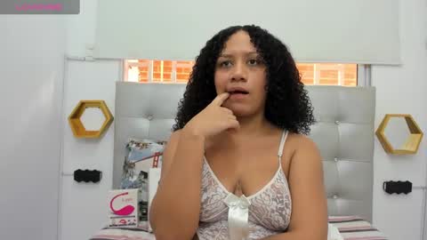Snapshot of scarlett_fox20 chatting on 02-02-25, 12:24 scarlett_fox20 online show from 02-02-25, 12:24