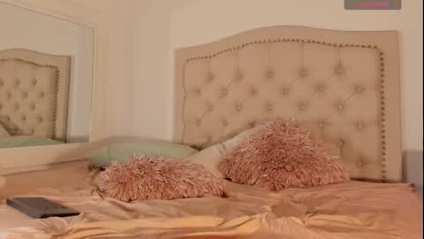 Snapshot of scarlett_grand chatting on 02-09-25, 06:43 Scarlett Grand online show from 02-09-25, 06:43