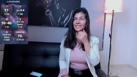 Snapshot of scarlett_moore_ chatting on 12-18-24, 02:49 Scarlett online show from 12-18-24, 02:49