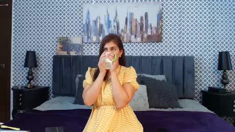 Snapshot of scarlett_moore_ chatting on 03-08-25, 01:36 Scarlett online show from 03-08-25, 01:36