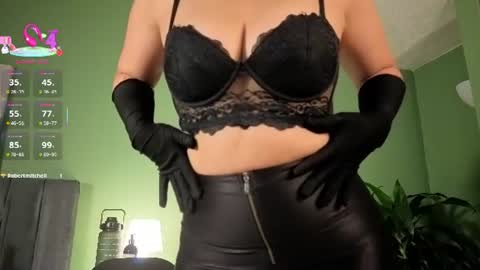 Snapshot of scarlett_moore_ chatting on 06-26-26, 05:17 Scarlett online show from 06-26-26, 05:17