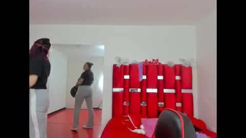 Snapshot of scarlett_red_11 chatting on 05-18-26, 04:24 scarlett_red_11 online show from 05-18-26, 04:24