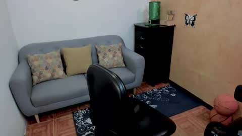 Snapshot of scarlett_sax chatting on 11-23-25, 01:49 Scarlett sax online show from 11-23-25, 01:49