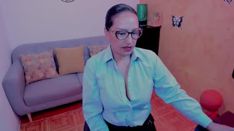 Snapshot of scarlett_sax chatting on 11-29-25, 01:19 Scarlett sax online show from 11-29-25, 01:19