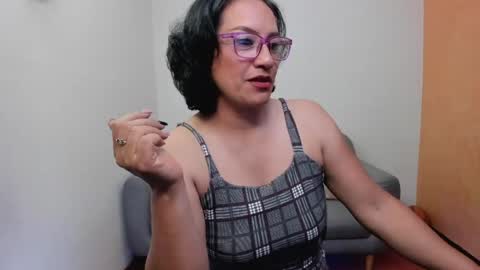 Snapshot of scarlett_sax chatting on 05-29-26, 10:19 Scarlett sax online show from 05-29-26, 10:19