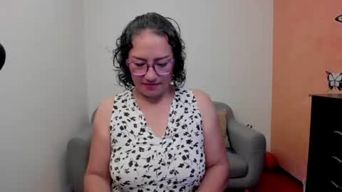 Snapshot of scarlett_sax chatting on 06-19-26, 11:52 Scarlett sax online show from 06-19-26, 11:52