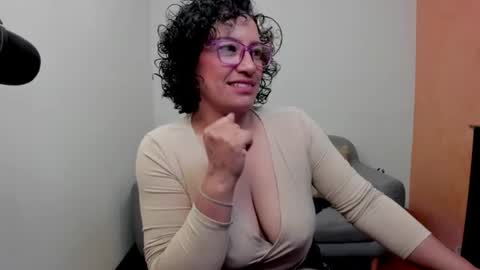 Scarlett sax online show from 06-20-26, 10:34