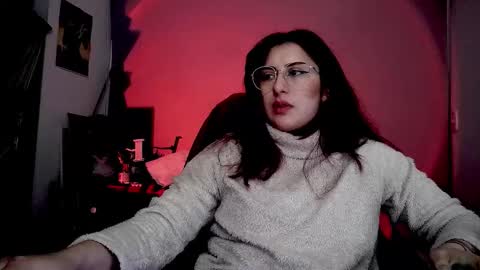 Snapshot of scarlett_sen chatting on 11-20-25, 02:06 Mistress Scarlett online show from 11-20-25, 02:06