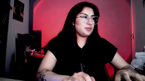 Snapshot of scarlett_sen chatting on 11-25-25, 02:28 Mistress Scarlett online show from 11-25-25, 02:28