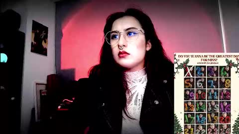 Snapshot of scarlett_sen chatting on 12-02-25, 02:45 Mistress Scarlett online show from 12-02-25, 02:45