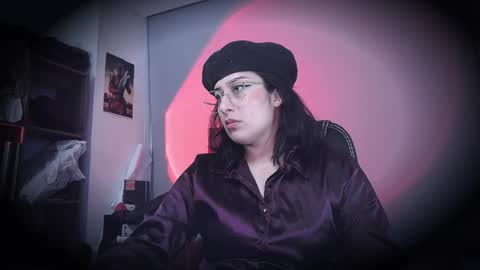 Snapshot of scarlett_sen chatting on 06-03-26, 03:17 Mistress Scarlett online show from 06-03-26, 03:17