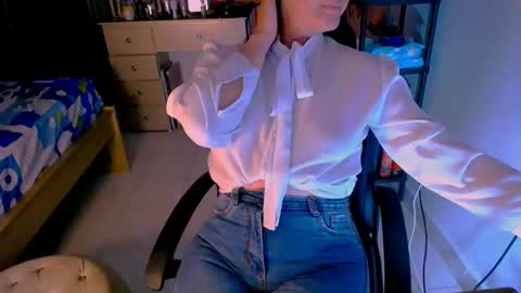 Snapshot of scarlett_sex2 chatting on 04-25-26, 04:48 scarlet online show from 04-25-26, 04:48