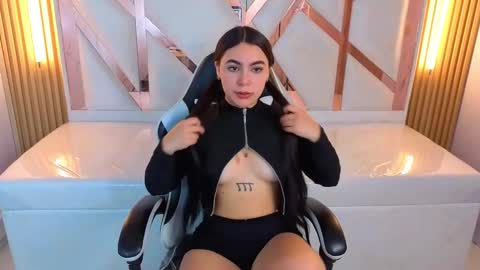 Scarlett online show from 09-23-25, 01:47