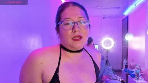 Snapshot of scarlett_widow chatting on 05-27-26, 03:36 scarlett_widow online show from 05-27-26, 03:36