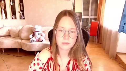 Snapshot of scarletta_ chatting on 03-26-26, 12:00 scarletta_ online show from 03-26-26, 12:00