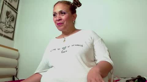 Snapshot of scarlettbooty chatting on 11-26-25, 04:46 scarlettbooty online show from 11-26-25, 04:46