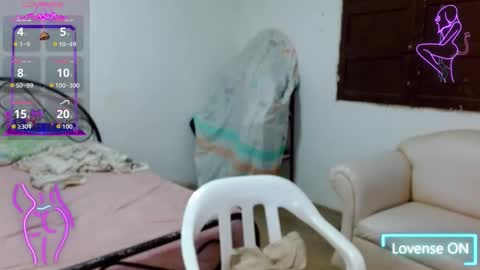 Snapshot of scarlette_mason_1 chatting on 10-09-25, 08:07 KARLA online show from 10-09-25, 08:07