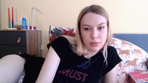 Snapshot of scarlettford chatting on 12-20-24, 11:10 Scarlett online show from 12-20-24, 11:10