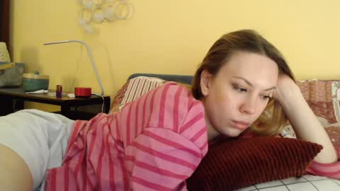 Snapshot of scarlettford chatting on 02-07-25, 03:41 Scarlett online show from 02-07-25, 03:41