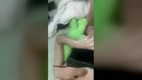 Snapshot of scarletthour chatting on 03-20-26, 06:24 scarletthour online show from 03-20-26, 06:24