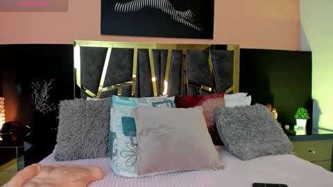 scarlettorres online show from 12-02-25, 06:47